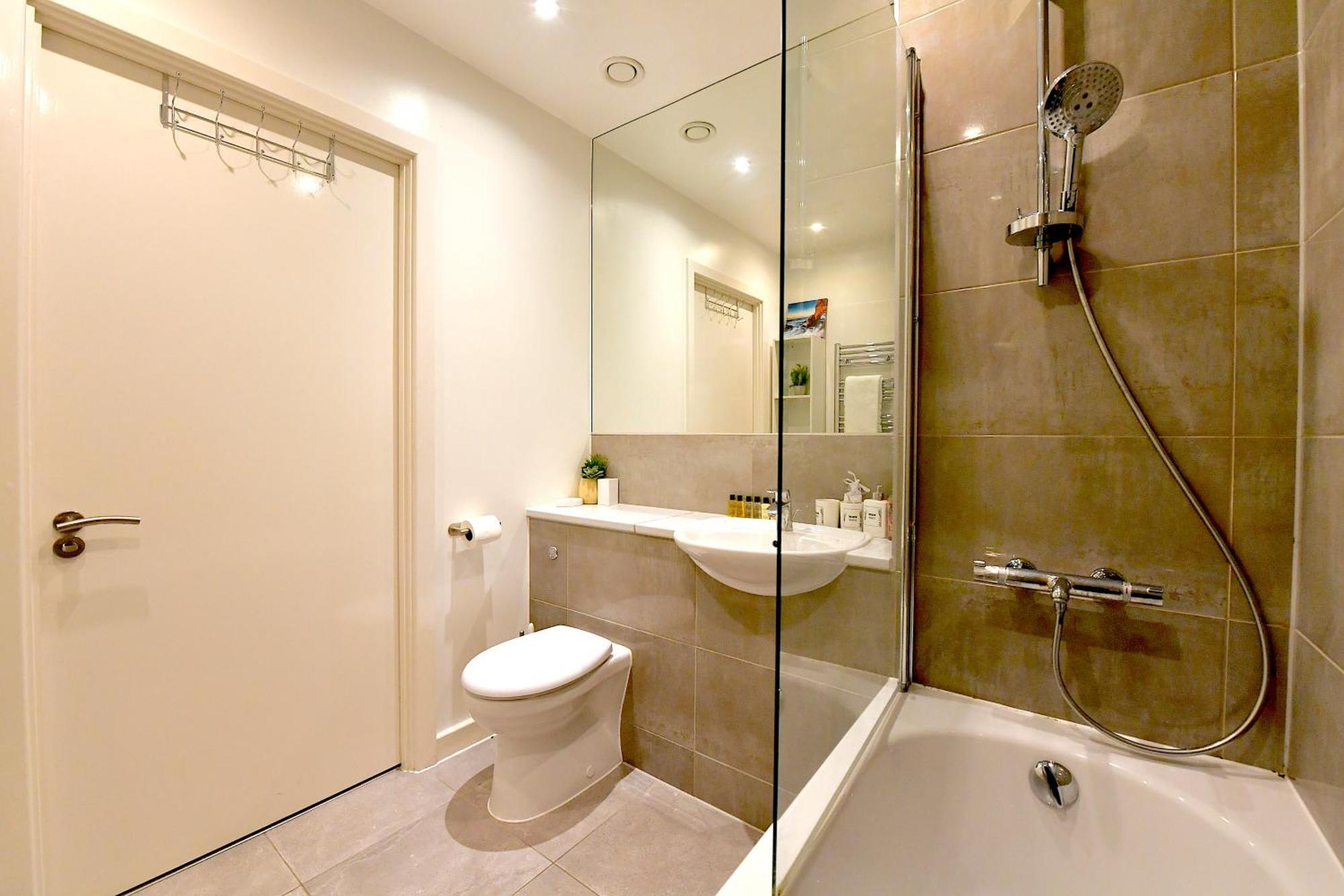 Bright Amelia - 2 Bed 1 Bath With Wifi And Netflix In The Heart Of Appartamento Londra