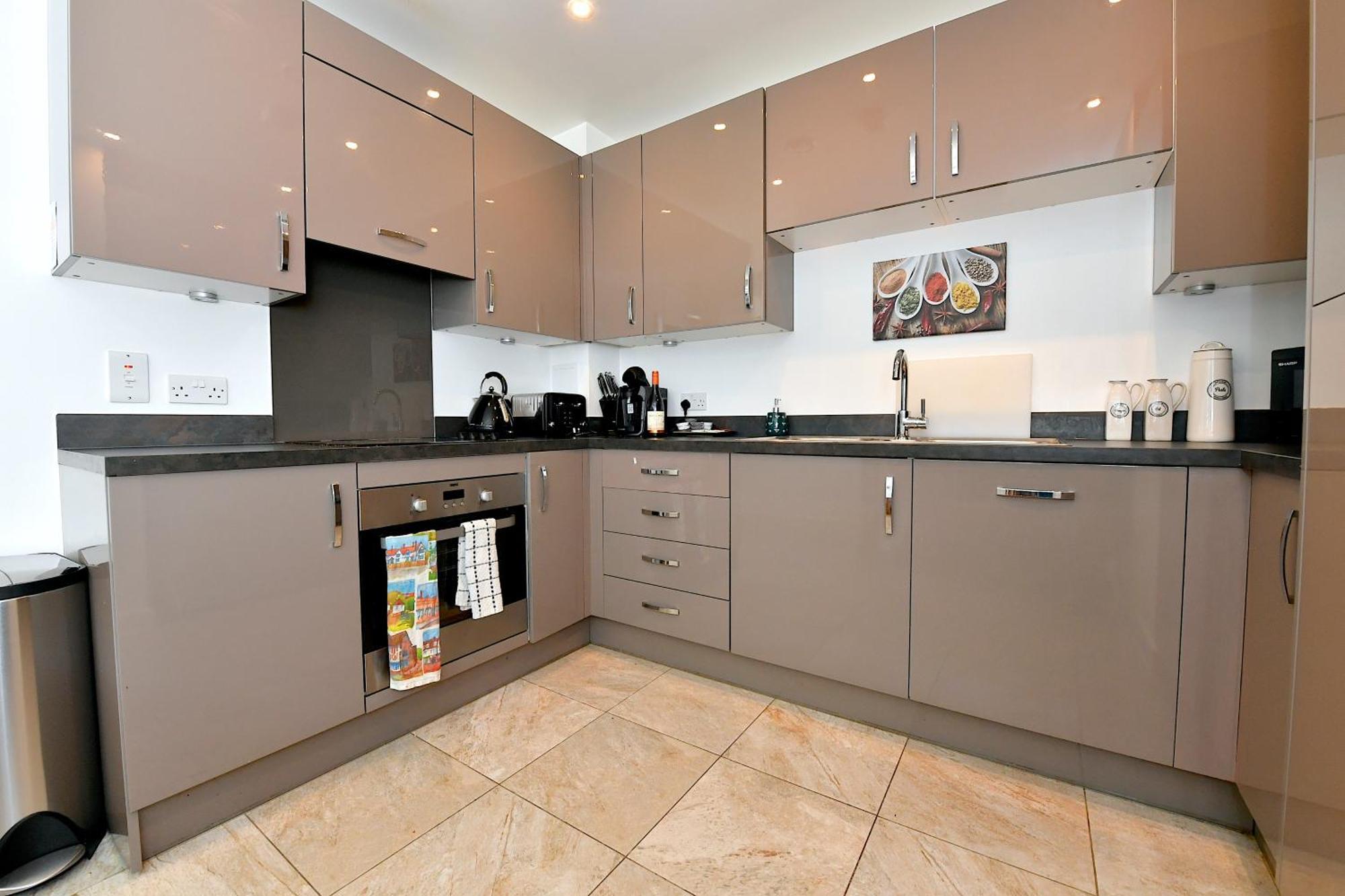 Bright Amelia - 2 Bed 1 Bath With Wifi And Netflix In The Heart Of Appartamento
